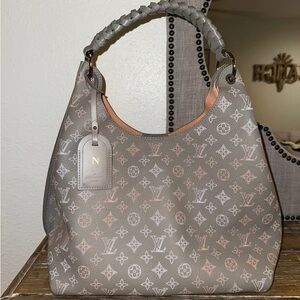 Louis Vuitton Carmel bag in Mahina calfskin leather LIMITED EDITION